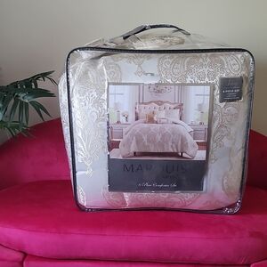 Marquise Gold and Cream Comforter Set